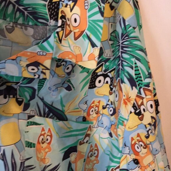 NEW Men's Bluey Button Up Medium (38/40) Short Sleeve Shirt - Picture 4 of 11